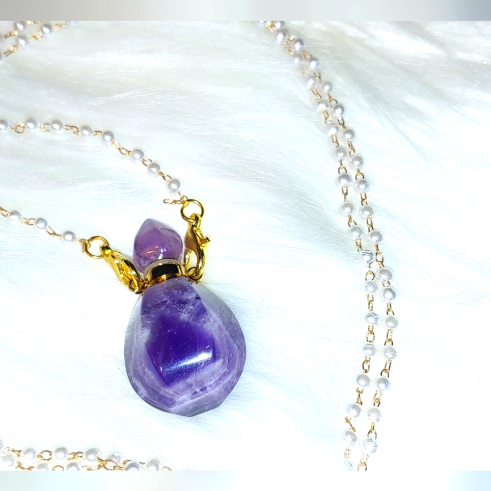 🆕Stunning Natural Stone Perfume Necklace.